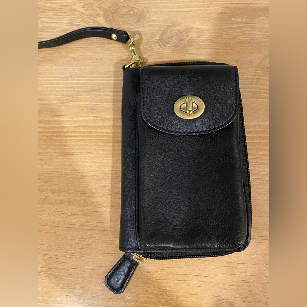 Coach wristlet wallet